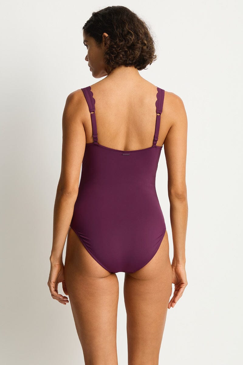 Scalloped Longline Tri One Piece SWIM 1PC SEA LEVEL 